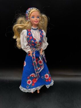 BARBIE Norwegian Dolls Of The World 1995 Vintage Mattel 14450 Outfit No Box